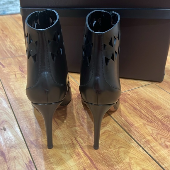 Alaia Leather Lazer Cut Booties - Picture 5 of 12